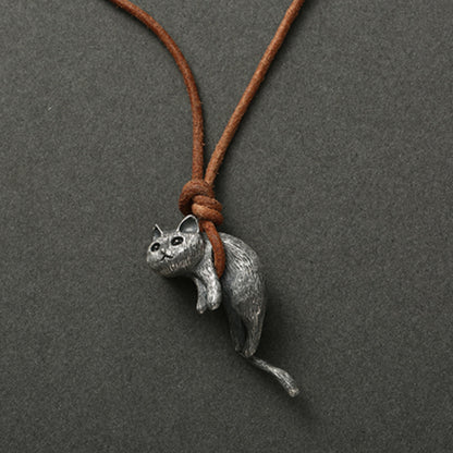 Gentle Cat Lift Necklace
